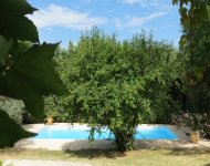 DROME SUD Proche village classé Maison ancienne restaurée avec piscine